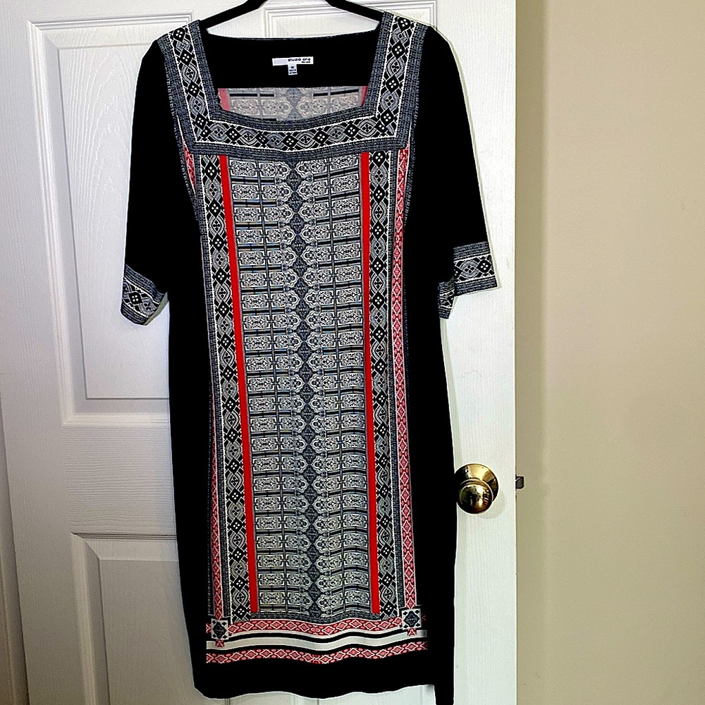 Studio One New York Dress Size Large Red White Black Shift Elbow Length Sleeves